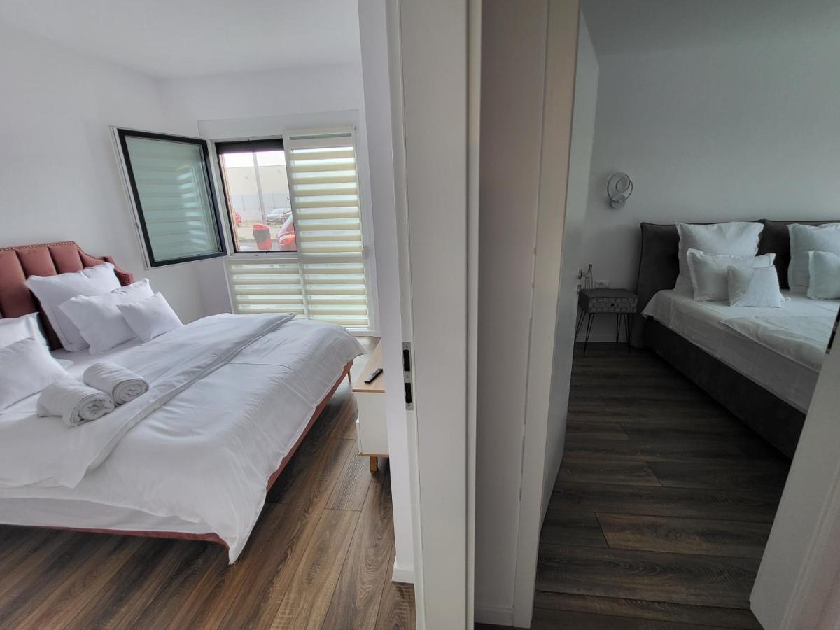 Sika Sunny Garden Apartment อาราด ภายนอก รูปภาพ